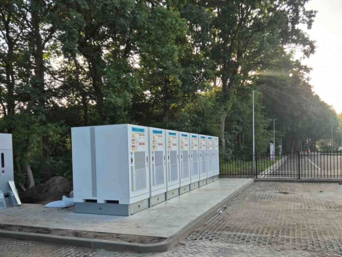 Onderconstructie LUNA2000, set van 8 stuks in lijn.